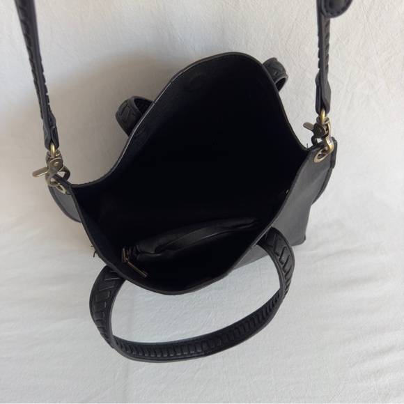 SASHA & SOFI Classic Simple Black Faux Leather Crossbody HandBag w/ Pouch - Picture 4 of 6